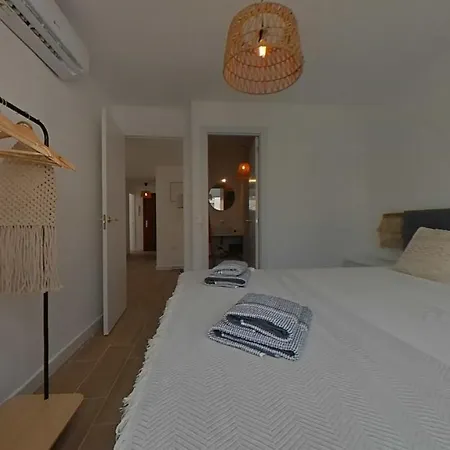Apartment La Perla-holidays *